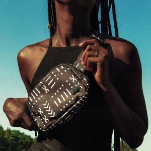 Diop Mud Black fanny pack/crossbody